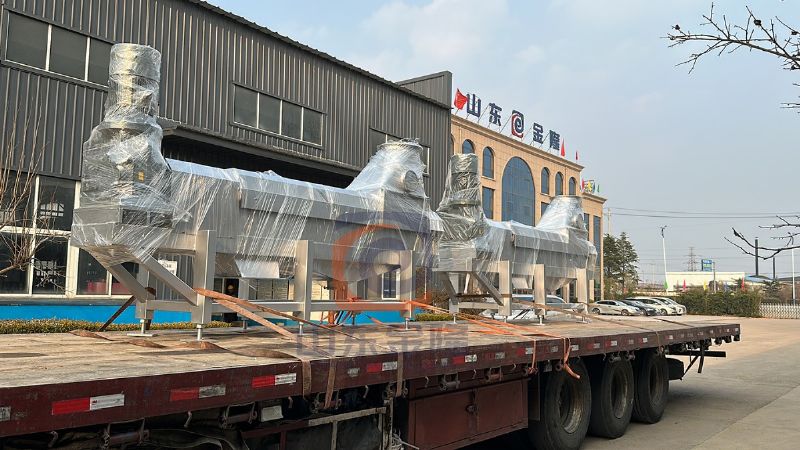 250雙螺旋擠漿機——茶葉渣脫水設備02.jpg